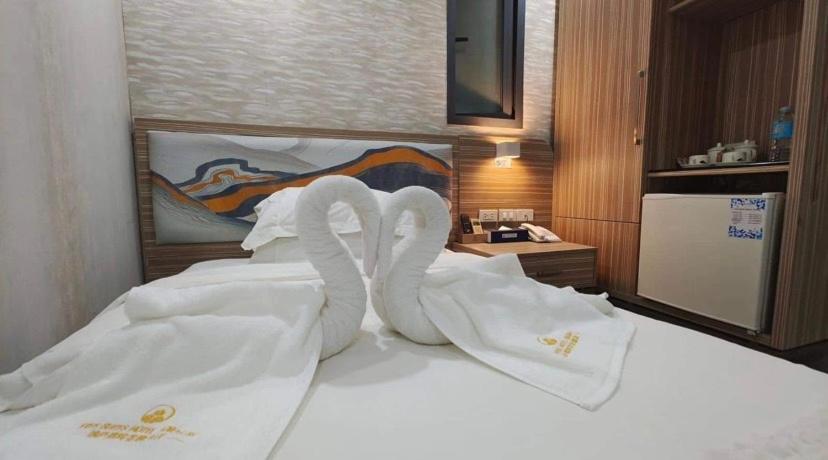 Erus Suites Hotel Boracay Manoc-Manoc Buitenkant foto