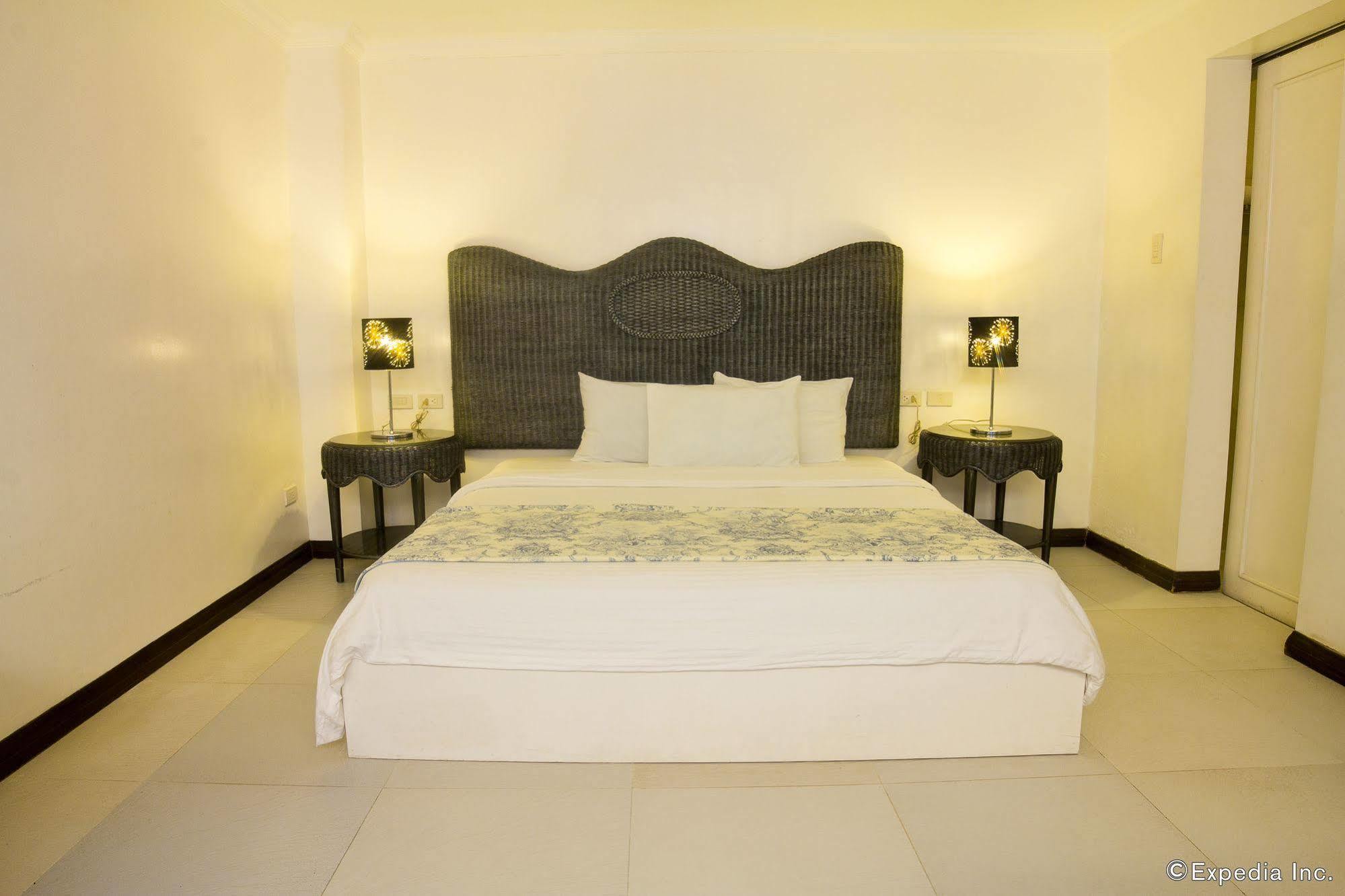 Erus Suites Hotel Boracay Manoc-Manoc Buitenkant foto
